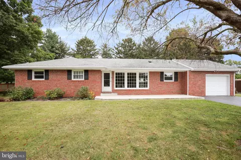 11691 Country Club Rd, Waynesboro, PA 17268
