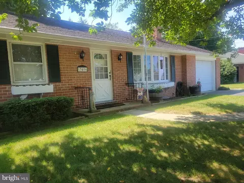 13406 Meadowview Ave, Waynesboro, PA 17268
