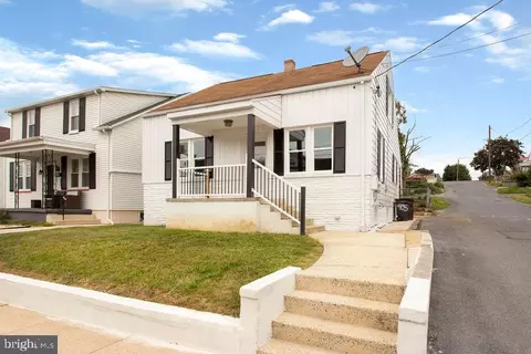 405 W Queen St, Chambersburg, PA 17202