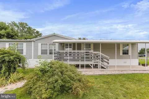 73 Maizefield Dr, Shippensburg, PA 17257