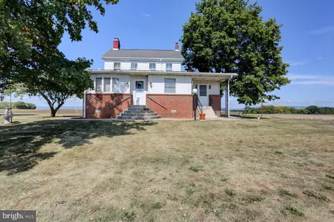 8735 Kuhn Rd, Greencastle, PA 17225