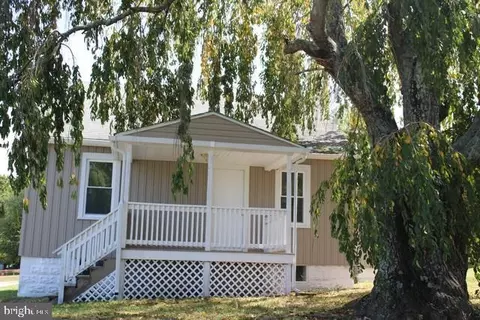 6977 Brownsville Rd, Fayetteville, PA 17222