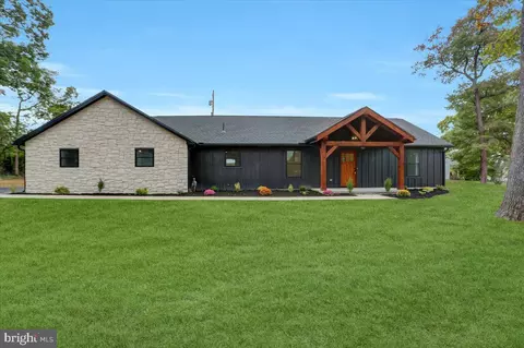3180 White Church Rd, Chambersburg, PA 17202