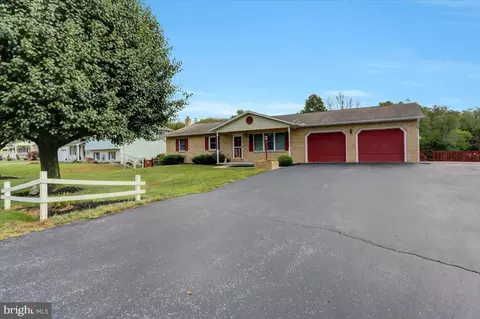 12510 Randy Dr, Greencastle, PA 17225