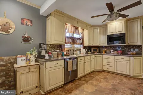 198 Falling Spring Rd, Chambersburg, PA 17202