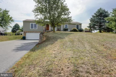3926 Albert Ave, Greencastle, PA 17225