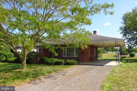 35 Williamson Ave, Greencastle, PA 17225