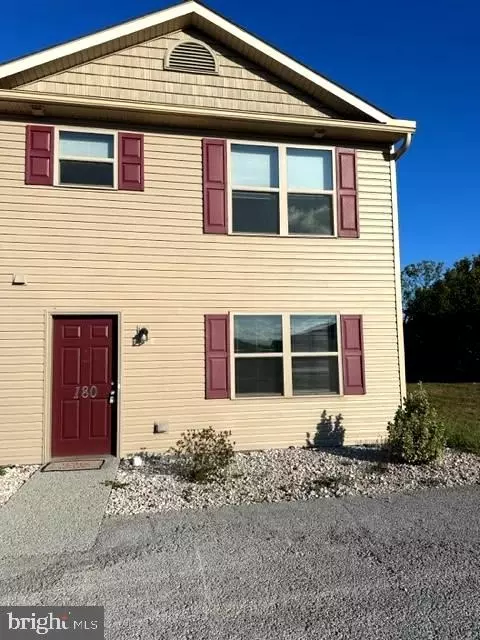 180 Delano Dr, Chambersburg, PA 17202