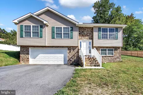 13786 Mar Way Ln, Waynesboro, PA 17268