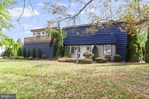3480 Carnoustie Dr, Chambersburg, PA 17202