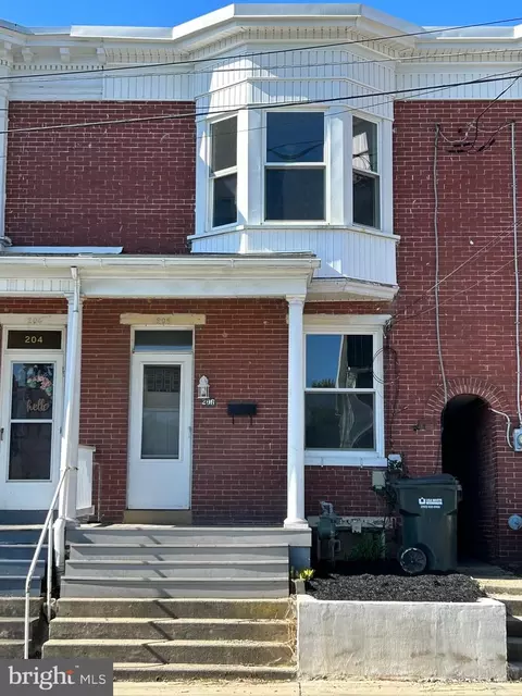 206 W Fourth St, Waynesboro, PA 17268