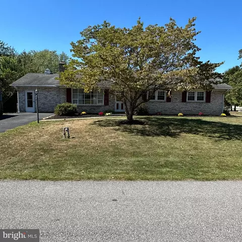 129 Hillside Dr, Fayetteville, PA 17222