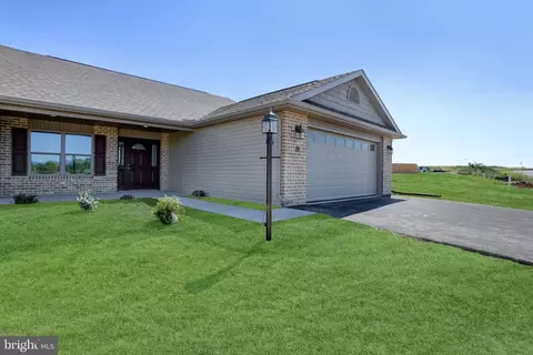 722 Rising Sun Ln, Chambersburg, PA 17202