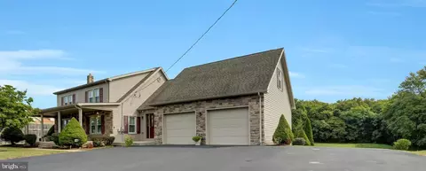 3377 Williamson Rd, Greencastle, PA 17225