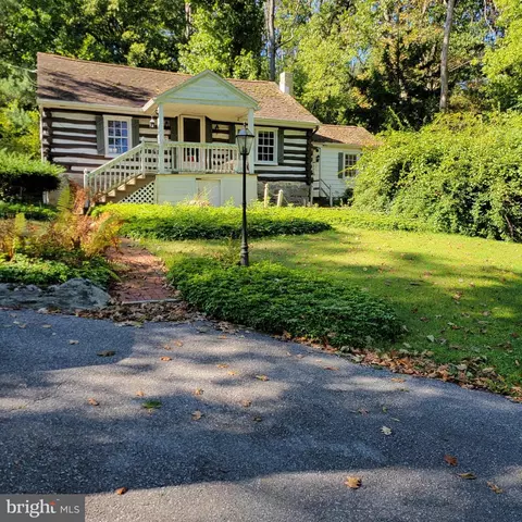 12613 Pennersville Rd, Waynesboro, PA 17268