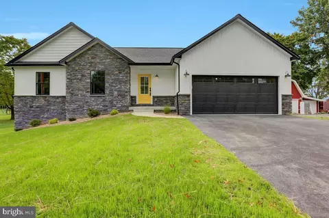 878 Woodland Pkwy, Waynesboro, PA 17268