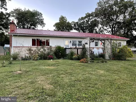 8662 Oakdale Rd, Orrstown, PA 17244