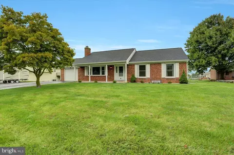 2847 Paxton Ct, Chambersburg, PA 17202