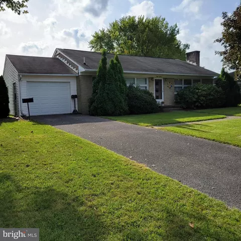 815 Fairview Ave W, Waynesboro, PA 17268