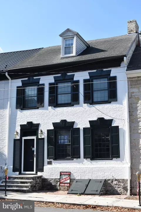 24 Main St N, Mercersburg, PA 17236
