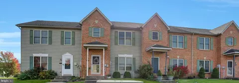 1964 Clinton Ave, Chambersburg, PA 17201