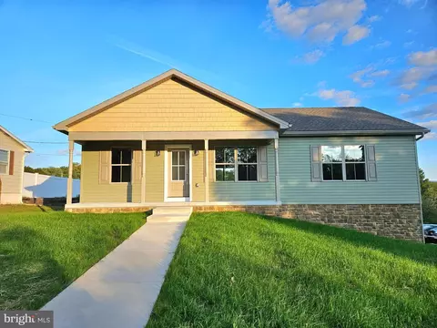 51 Reservoir Ave, Waynesboro, PA 17268