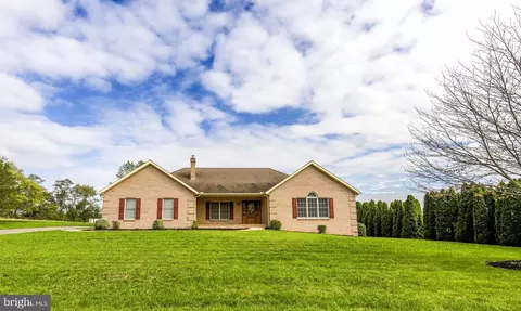 5059 Buchanan Trl W, Greencastle, PA 17225