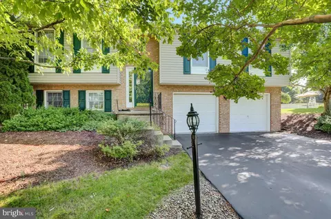 15094 Cedarbrook Dr, Greencastle, PA 17225