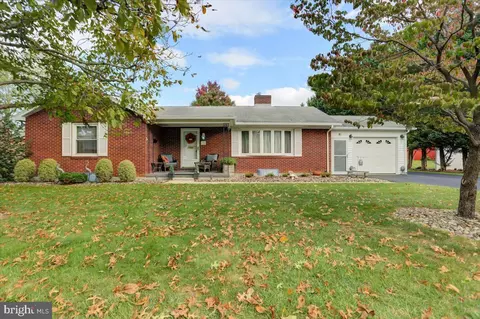 150 Oak Ln, Greencastle, PA 17225