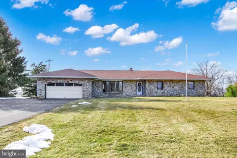 5563 Sheller Rd, Chambersburg, PA 17202