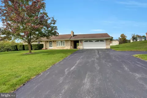 159 School House Rd, Saint Thomas, PA 17252