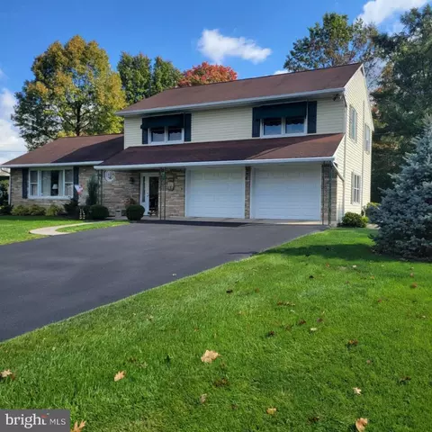 19 Oller Ct, Waynesboro, PA 17268