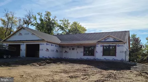 2230 Smoketown Rd, Fayetteville, PA 17222