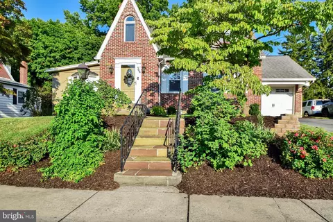 344 S Coldbrook Ave, Chambersburg, PA 17201