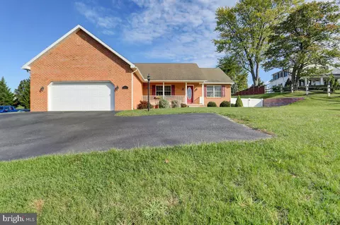 8397 Stottlemyer Rd, Waynesboro, PA 17268