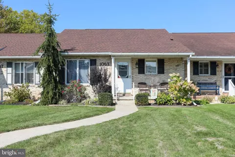 1063 W Gate Dr, Chambersburg, PA 17201
