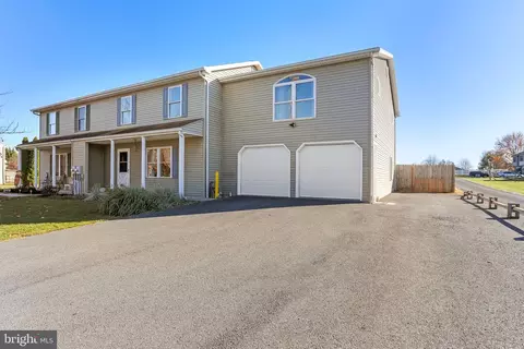 164 Wilkson Ln, Fayetteville, PA 17222