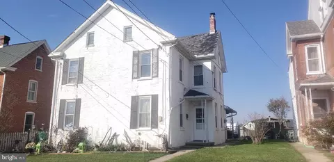 566 S Church St, Waynesboro, PA 17268