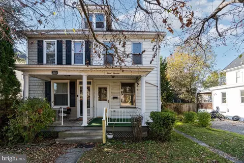 313 S 6th St, Chambersburg, PA 17201