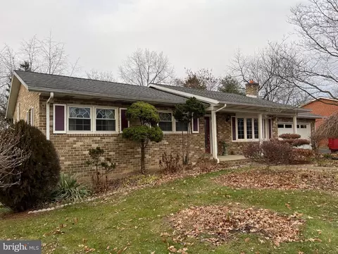 50 Topaz Dr, Chambersburg, PA 17202