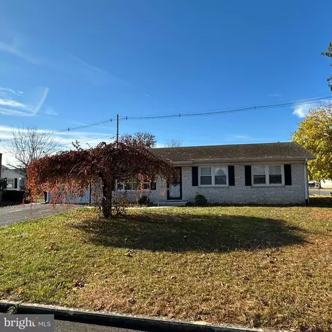 1190 Brandon Dr, Chambersburg, PA 17201