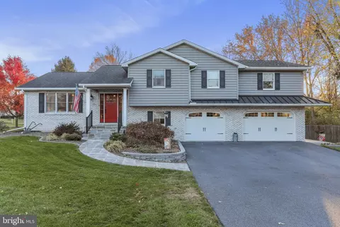 1188 Fiddlers Rd, Chambersburg, PA 17202