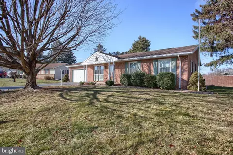 235 Krollman Dr, Fayetteville, PA 17222