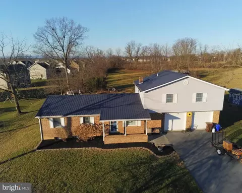 2217 Smoketown Rd, Fayetteville, PA 17222