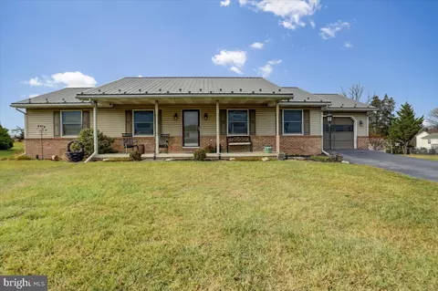 9231 Branch St, Greencastle, PA 17225