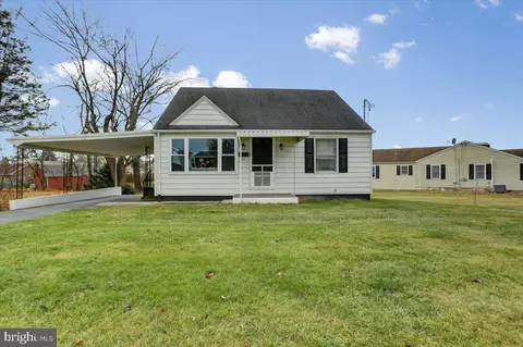 38 Jeffrey Dr, Greencastle, PA 17225