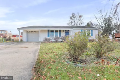 84 Roosevelt Arms Ct, Chambersburg, PA 17201