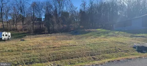1860 Carrera Dr, Chambersburg, PA 17202