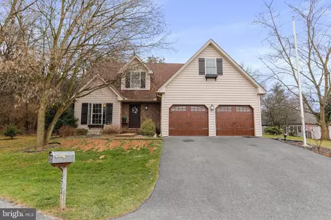 673 Karvois Ct, Chambersburg, PA 17202