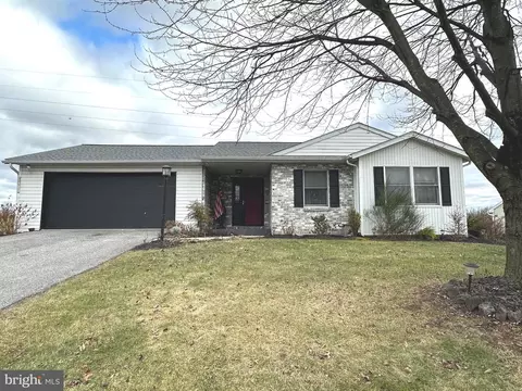 644 Greenfield Dr, Chambersburg, PA 17202